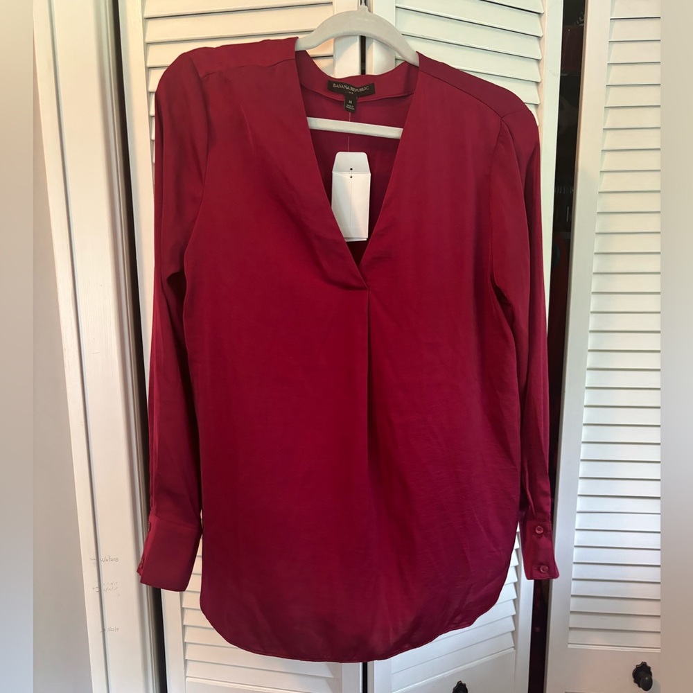 Banana Republic Blouse, Size M NWT